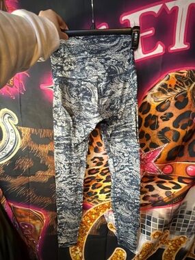 lululemon align Legging Sz.4 Navy & White